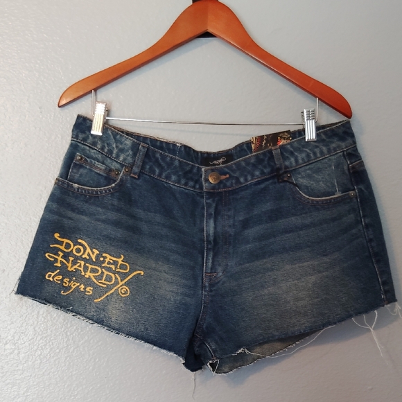 Ed Hardy Shorts Size XL - Picture 1 of 16